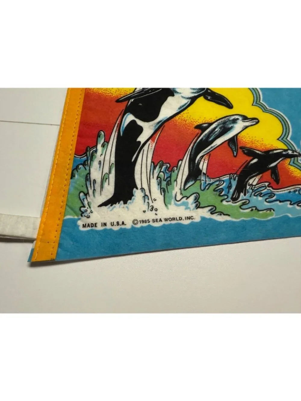 Vintage 1985 Sea World Orlando, Florida pennant Made in USA